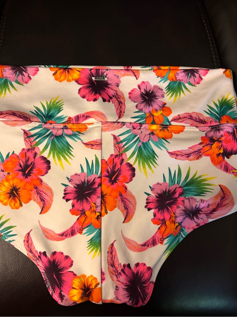 PINK Victoria's Secret Gym to Swim White & pink floral bikini bottom NWT - Picture 8 of 8
